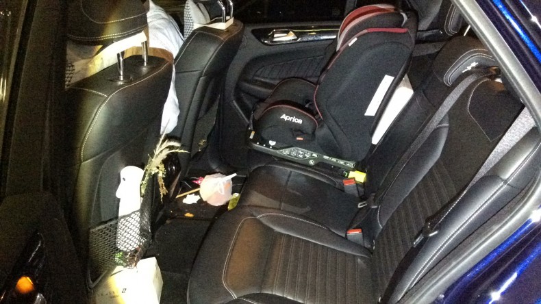 内装後方シート