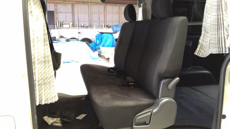 内装後方シート