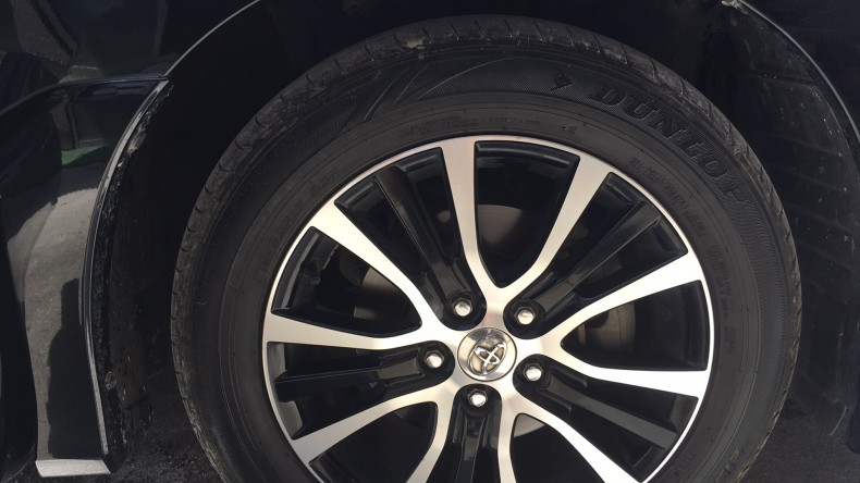 タイヤホイール前