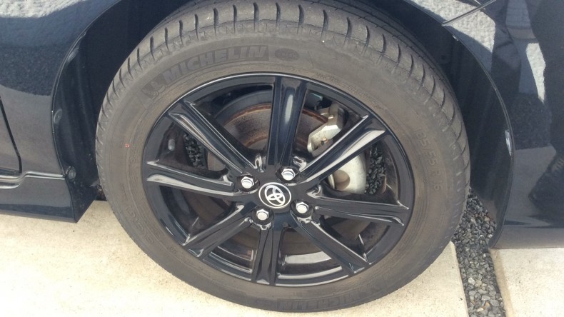 タイヤホイール前