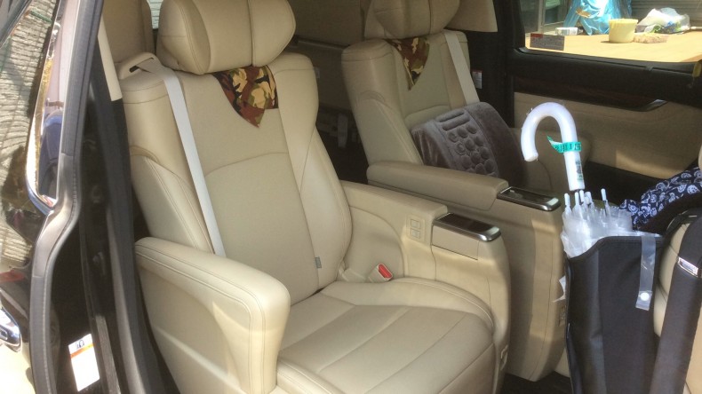 内装後方シート