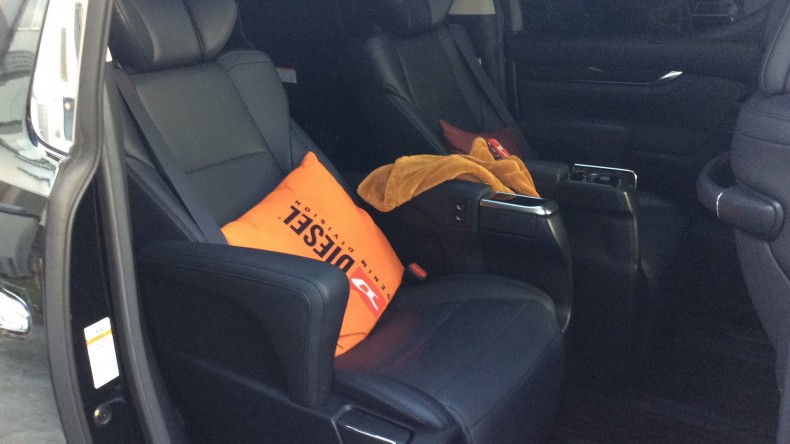 内装後方シート