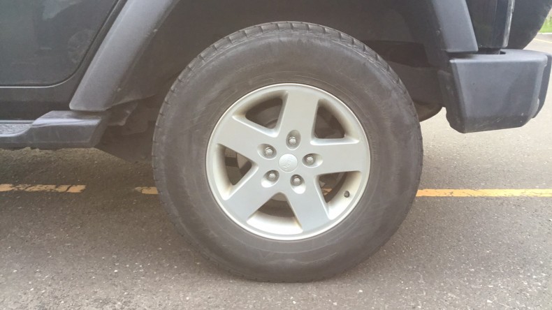 タイヤホイール前