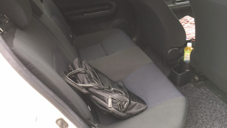 内装後方シート