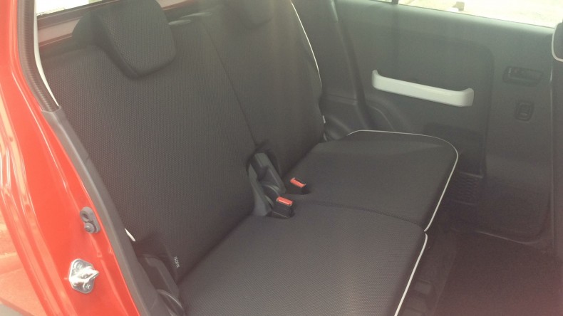 内装後方シート