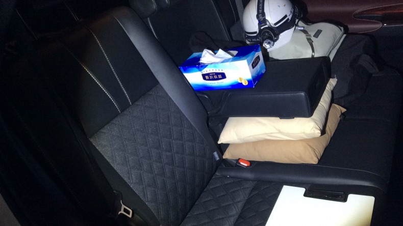 内装後方シート