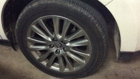 タイヤホイール前