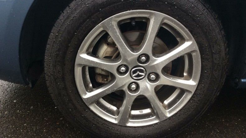 タイヤホイール前