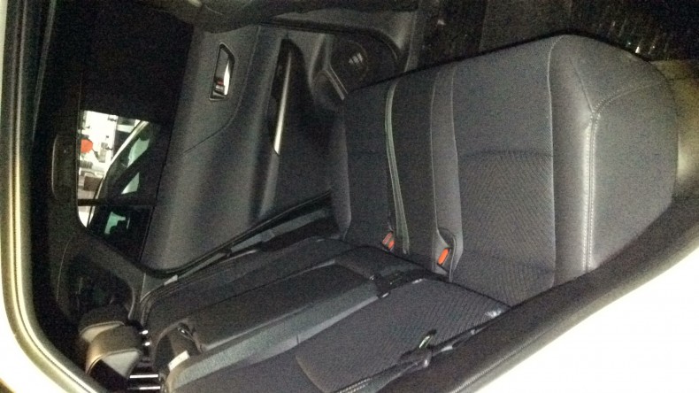 内装後方シート