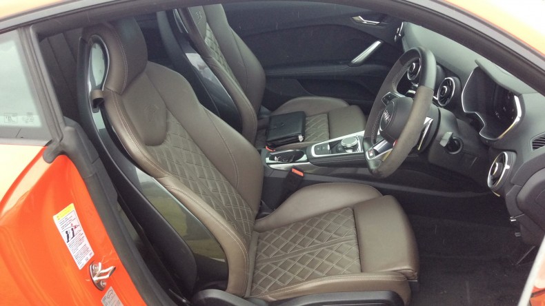 内装前方シート