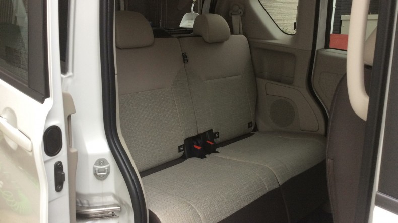 内装後方シート