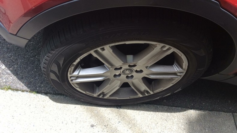 タイヤホイール前