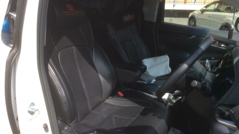 内装前方シート