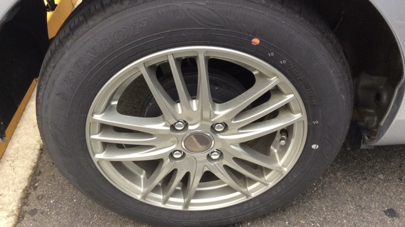 タイヤホイール前