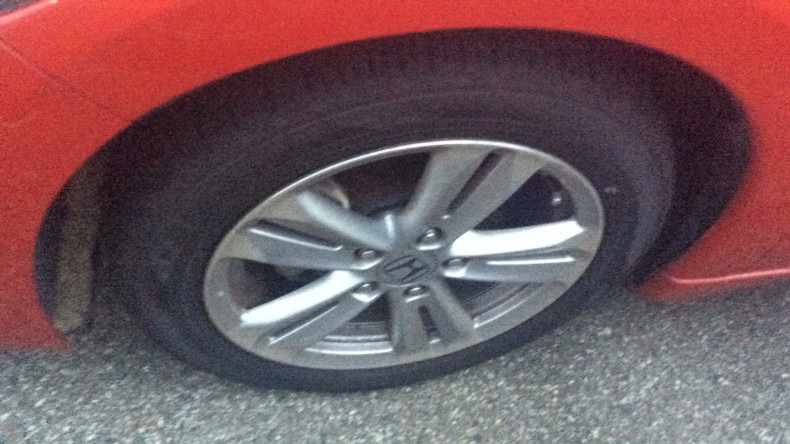 タイヤホイール前