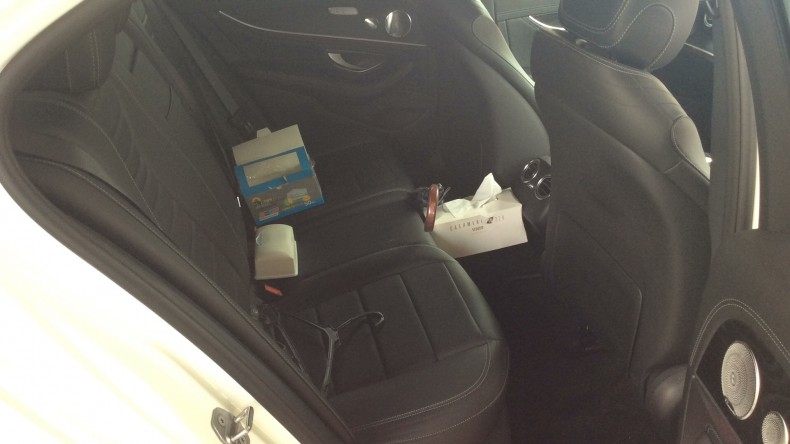 内装後方シート