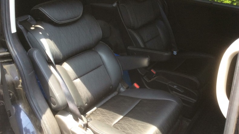 内装後方シート