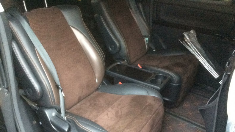 内装後方シート