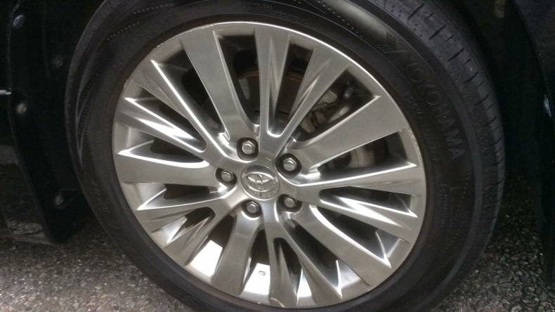 タイヤホイール前