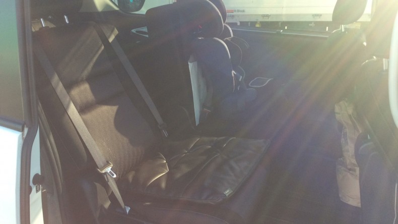 内装後方シート