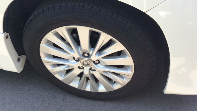 タイヤホイール前