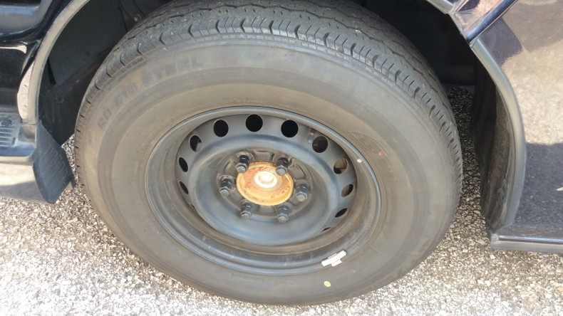 タイヤホイール前