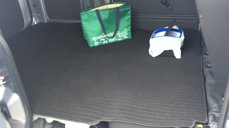 内装後方シート