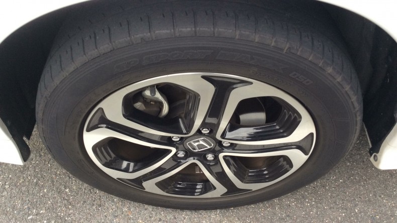 タイヤホイール前