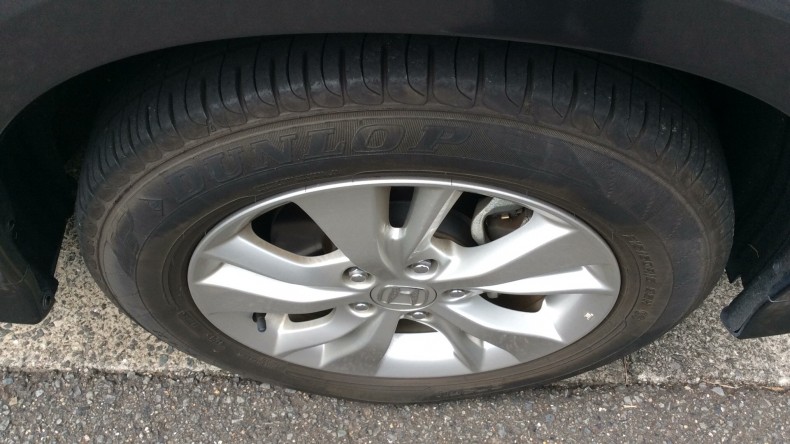 タイヤホイール前