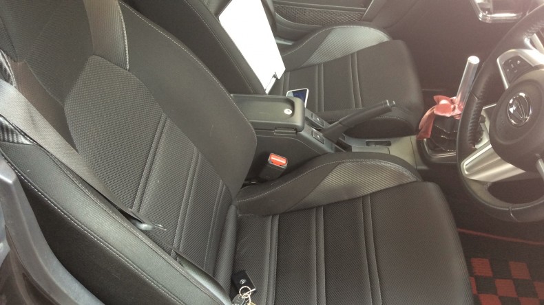 内装前方シート