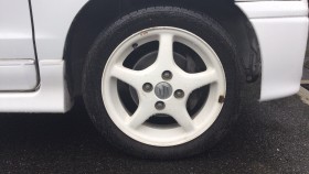 タイヤホイール前