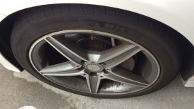 タイヤホイール前