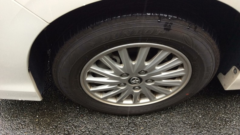 タイヤホイール前