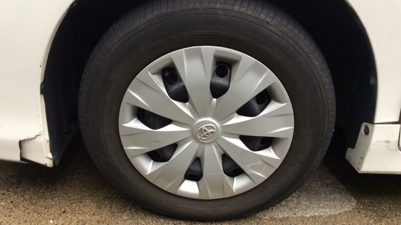 タイヤホイール前