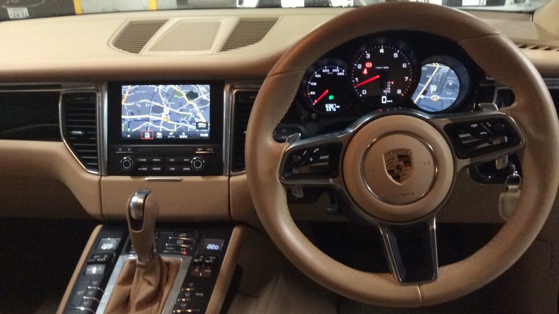 内装インパネ全体