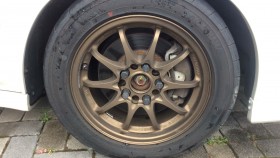 タイヤホイール前