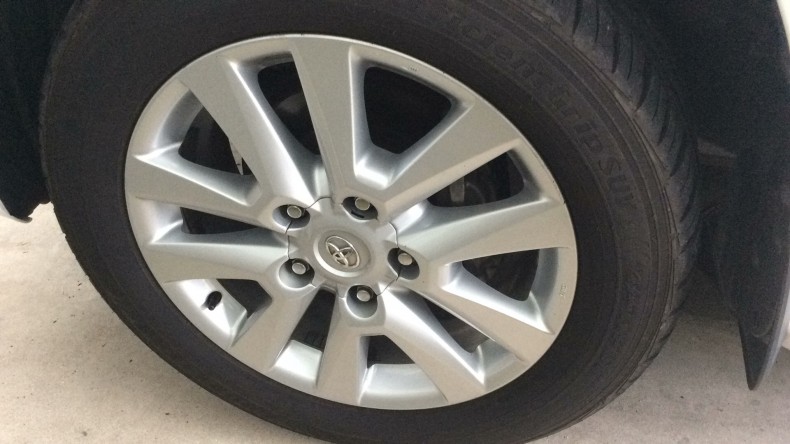 タイヤホイール前