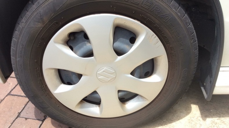 タイヤホイール前