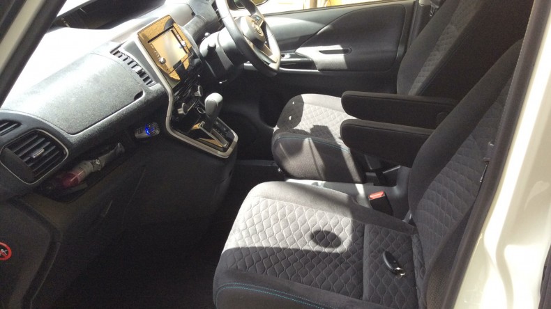 内装前方シート