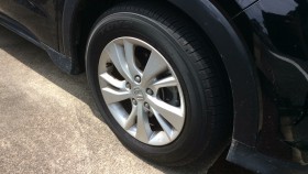 タイヤホイール前