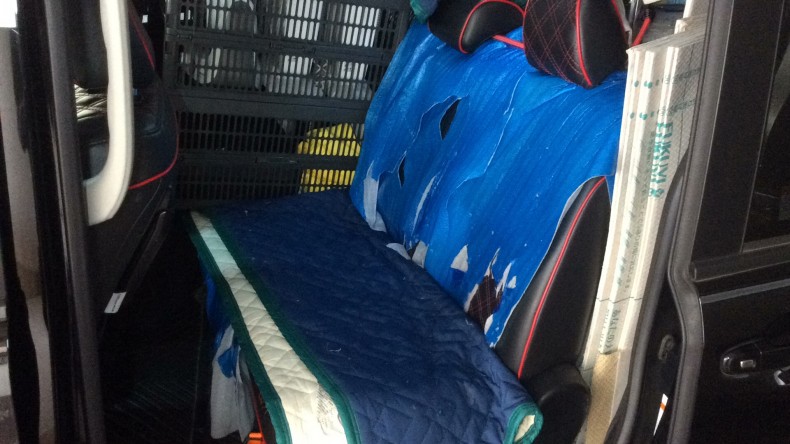 内装後方シート