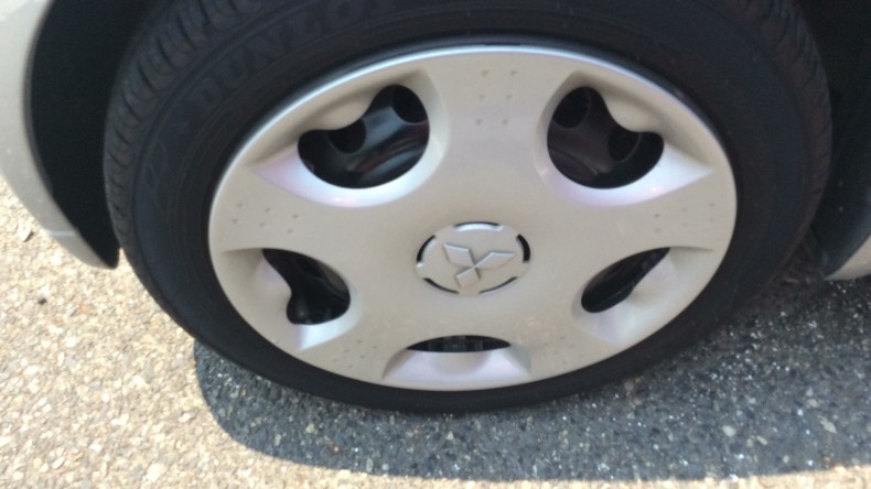 タイヤホイール前