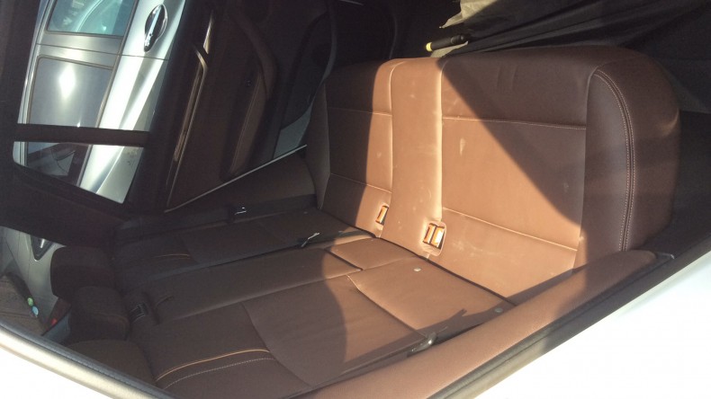 内装後方シート