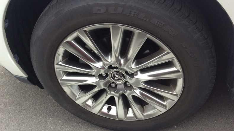 タイヤホイール前