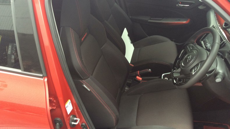 内装前方シート