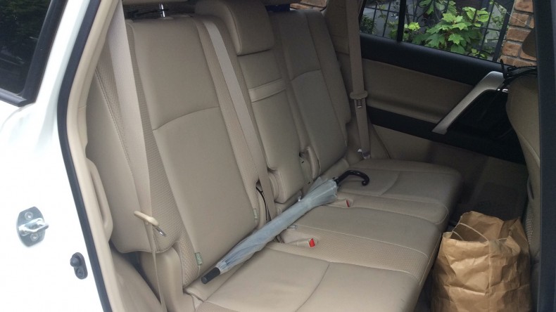 内装後方シート