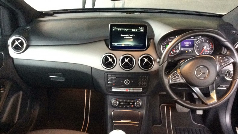 内装インパネ全体