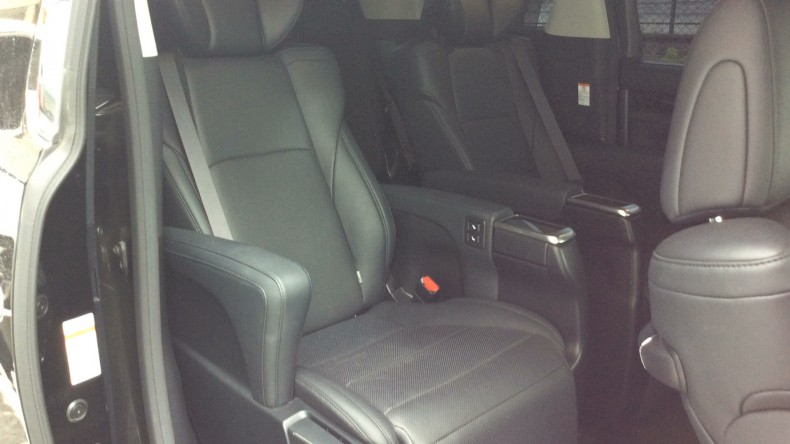 内装後方シート