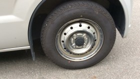 タイヤホイール前