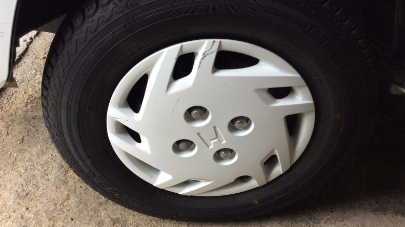 タイヤホイール前